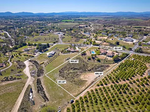 View/Area - 38408 Mesa Rd, Temecula, CA 92592 photo 9 of 9