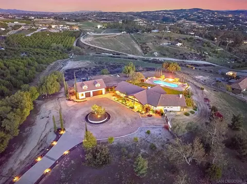 View/Area - 38408 Mesa Rd, Temecula, CA 92592 photo 1 of 9