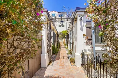 2290 Congress St, San Diego, CA 92110