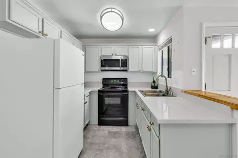 3566 Sunset Ln #71, San Diego, CA 92173
