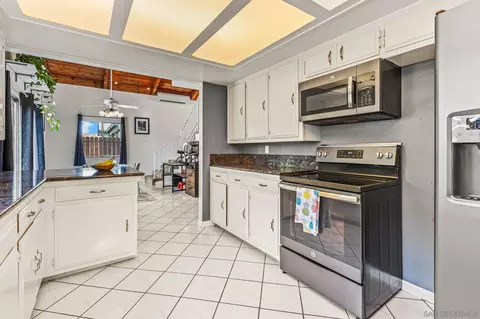 Kitchen - 507 9th St, Ramona, CA 92065 photo 2 of 2
