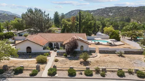 16273 Arena Dr, Ramona, CA 92065 photo 2