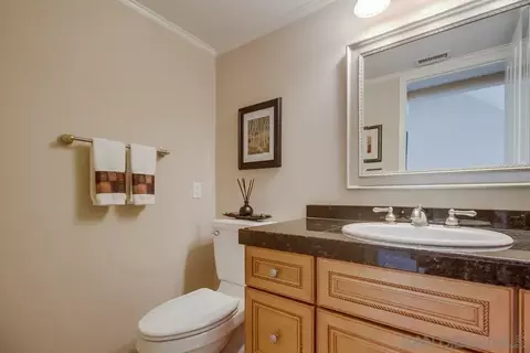 Bath - 1695 Arnheim Ct, El Cajon, CA 92021 photo 4 of 4