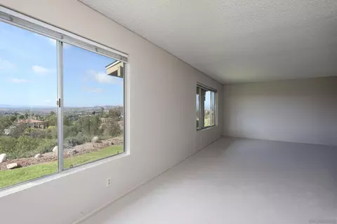 Living - 4485 Kittiwake Way, Oceanside, CA 92057 photo 2 of 2
