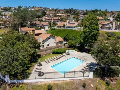 10113 Fairhill Dr, Spring Valley, CA 91977 photo 2