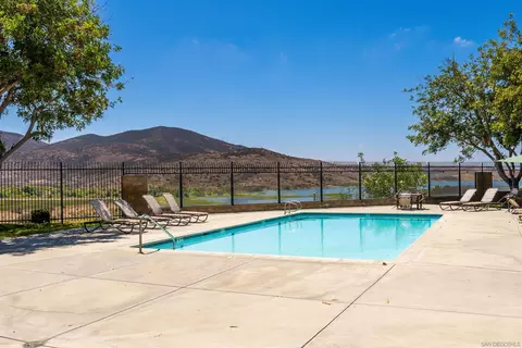 10113 Fairhill Dr, Spring Valley, CA 91977 photo 16
