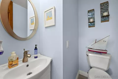 Bath - 356 Prospect St #N3, La Jolla, CA 92037 photo 1 of 4