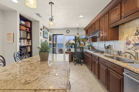 Kitchen - 3 Aruba Bnd, Coronado, CA 92118 photo 2 of 7