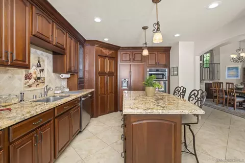 Kitchen - 3 Aruba Bnd, Coronado, CA 92118 photo 6 of 7