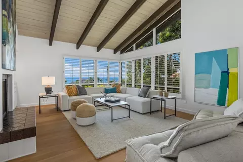 335 Fern Gln, La Jolla, CA 92037