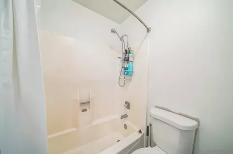 Bath - 970 Marlin Dr, Vista, CA 92084 photo 2 of 4