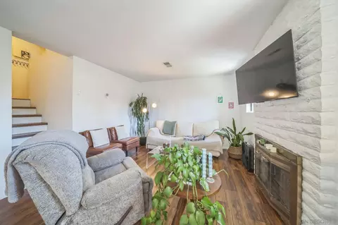 Living - 970 Marlin Dr, Vista, CA 92084 photo 3 of 4
