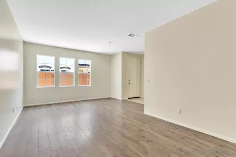 Living - 1307 Isabella Way, Vista, CA 92084 photo 2 of 2