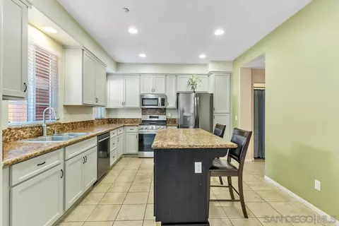 Kitchen - 1307 Isabella Way, Vista, CA 92084 photo 2 of 5