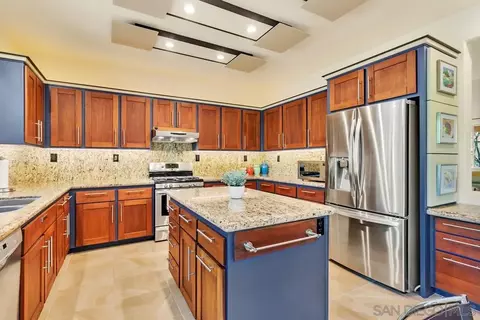 Kitchen - 43054 Manchester Ct, Temecula, CA 92592 photo 3 of 4