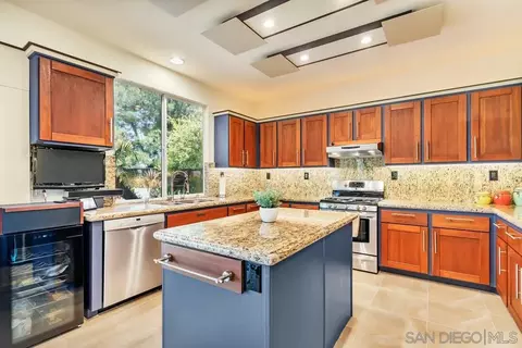 Kitchen - 43054 Manchester Ct, Temecula, CA 92592 photo 4 of 4