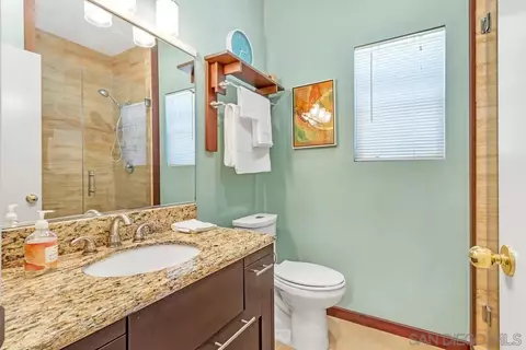 Bath - 43054 Manchester Ct, Temecula, CA 92592 photo 1 of 4