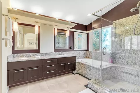 Bath - 43054 Manchester Ct, Temecula, CA 92592 photo 3 of 4