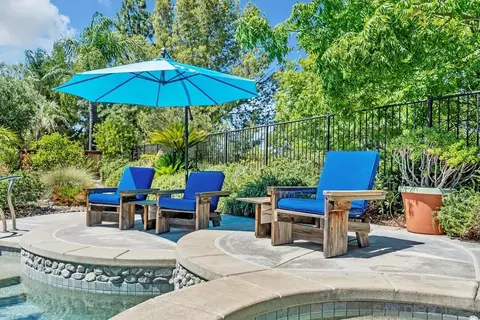 Exterior - 43054 Manchester Ct, Temecula, CA 92592 photo 10 of 12