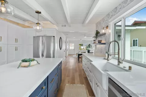 Kitchen - 812 Alveda Ave, El Cajon, CA 92019 photo 7 of 12