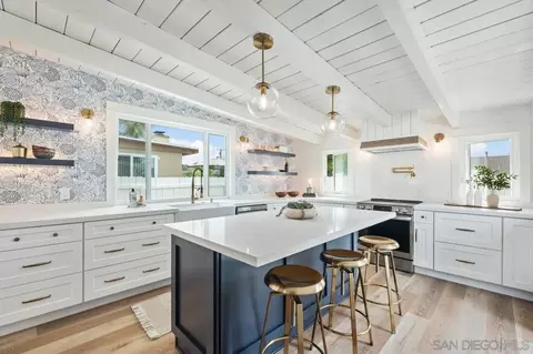 Kitchen - 812 Alveda Ave, El Cajon, CA 92019 photo 11 of 12