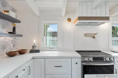 Kitchen - 812 Alveda Ave, El Cajon, CA 92019 photo 5 of 12