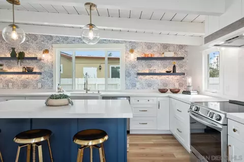 Kitchen - 812 Alveda Ave, El Cajon, CA 92019 photo 10 of 12