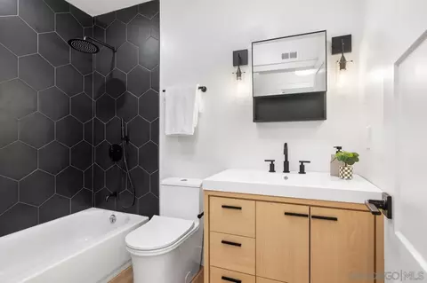 Bath - 812 Alveda Ave, El Cajon, CA 92019 photo 5 of 7