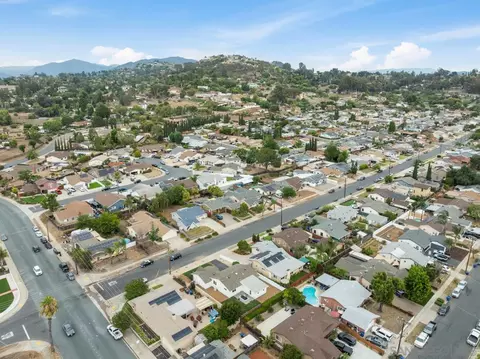 View/Area - 812 Alveda Ave, El Cajon, CA 92019 photo 7 of 12