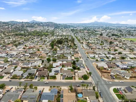View/Area - 812 Alveda Ave, El Cajon, CA 92019 photo 3 of 12