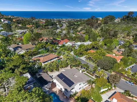 View/Area - 6937 Paseo Laredo, La Jolla, CA 92037 photo 5 of 5