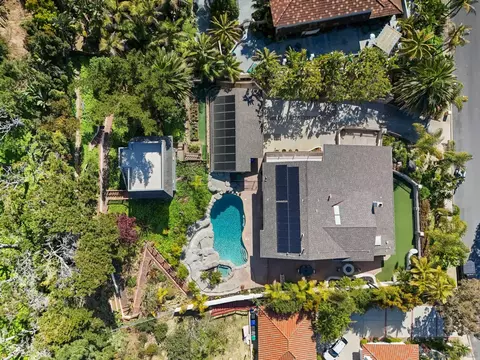View/Area - 6937 Paseo Laredo, La Jolla, CA 92037 photo 4 of 5