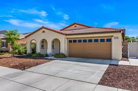 1430 Monument St, Hemet, CA 92543