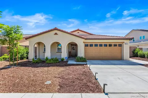 1430 Monument St, Hemet, CA 92543 photo 2