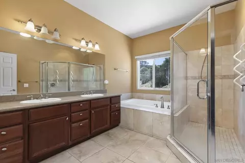 25151 Hereford Dr, Ramona, CA 92065 photo 12