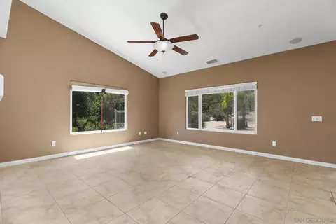 25151 Hereford Dr, Ramona, CA 92065 photo 4