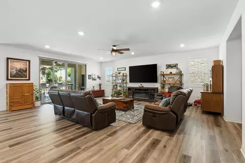 2313 E Lincoln Ave, Escondido, CA 92027 photo 9