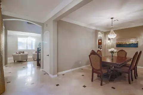 Entry Way - 2879 S Compass Cir, Chula Vista, CA 91914 photo 2 of 9