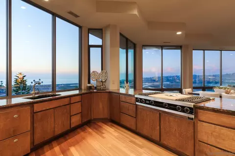 Kitchen - 779 Barbara Ave, Solana Beach, CA 92075 photo 3 of 4