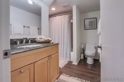 Bath - 303-305 Sanford St, Encinitas, CA 92024 photo 5 of 6