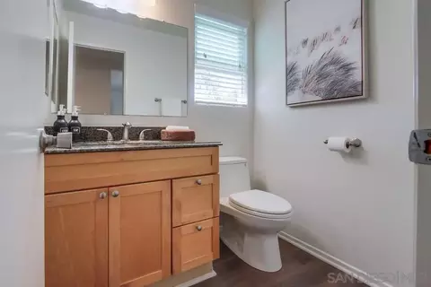 Bath - 303-305 Sanford St, Encinitas, CA 92024 photo 3 of 6