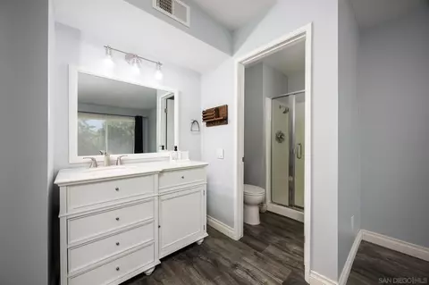 Bath - 5700 Baltimore Dr #215, La Mesa, CA 91942 photo 1 of 2
