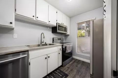 Kitchen - 5700 Baltimore Dr #215, La Mesa, CA 91942 photo 1 of 2