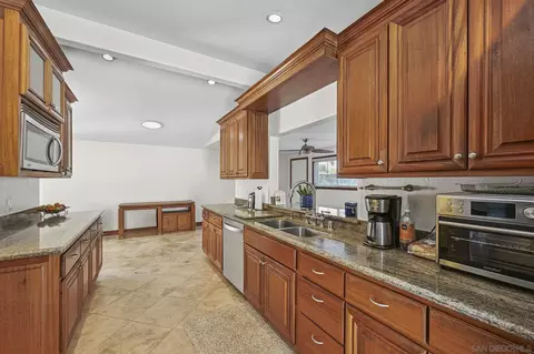 12536 Glen Oak Rd, Poway, CA 92064 photo 16