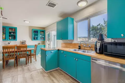 Kitchen - 992 Ednabelle Ct, El Cajon, CA 92021 photo 4 of 4