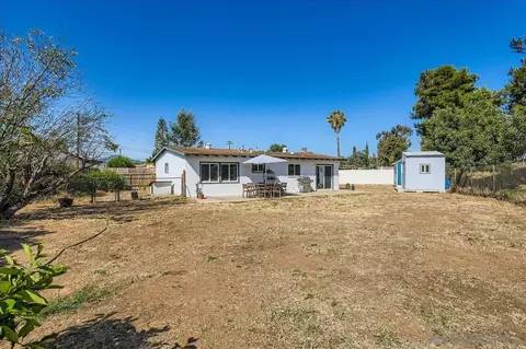 Exterior - 992 Ednabelle Ct, El Cajon, CA 92021 photo 5 of 9