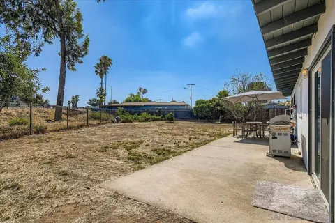 Exterior - 992 Ednabelle Ct, El Cajon, CA 92021 photo 4 of 9