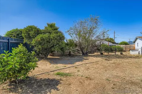 Exterior - 992 Ednabelle Ct, El Cajon, CA 92021 photo 6 of 9
