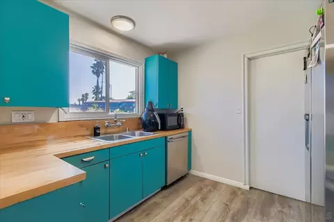 Kitchen - 992 Ednabelle Ct, El Cajon, CA 92021 photo 1 of 4