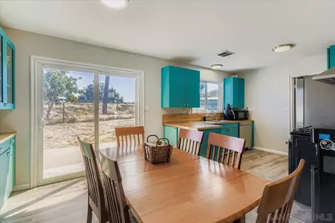 Dining - 992 Ednabelle Ct, El Cajon, CA 92021 photo 1 of 3